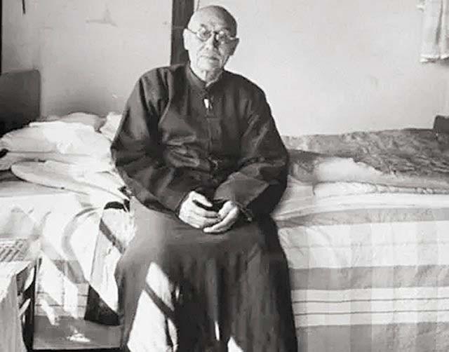 1951年，阎锡山小儿子为了二嫂放弃前程，后赴美开酒馆兼职保险员