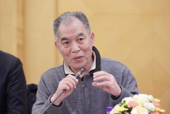 父母都是文盲的梁晓声，是如何在68岁写出了《人世间》