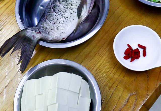 强烈建议中老年人：如果不差钱，常吃6种食物，强过天天吃保健品