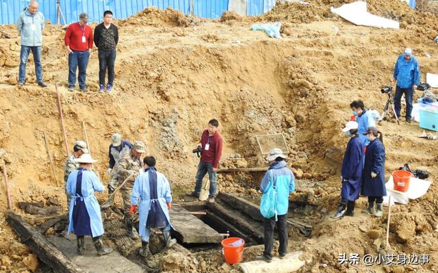 中国第一清官包公墓被揭开，21具疑棺金丝楠木棺椁，骸骨仅剩35块