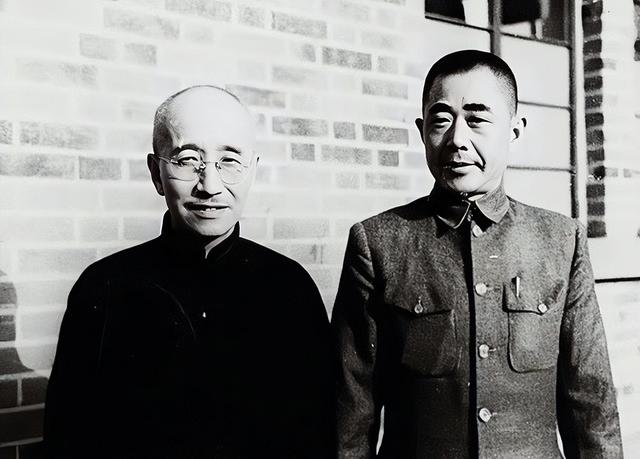 伟人深夜送章士钊两只鸡，李银桥不明，章士钊：这是给我的回话