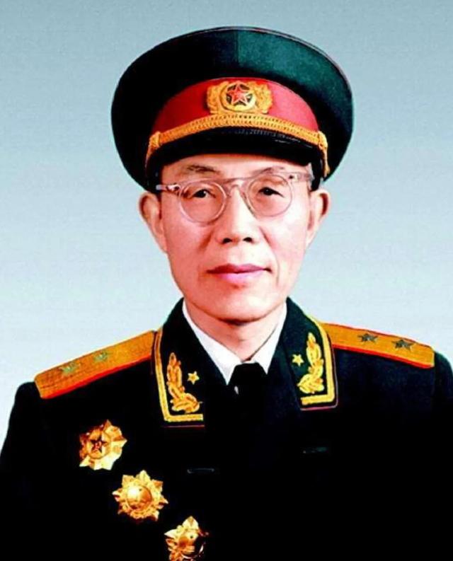1955年首次授衔，177名中将时任职务简述，附各自戎装照片