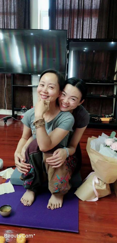 一个退役女兵的瑜伽梦，聆听《瑜伽美人》，看我女兵风采