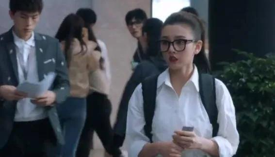 《盛装》主编跳楼自杀破尺度出现，职场剧、悬疑剧扑朔迷离