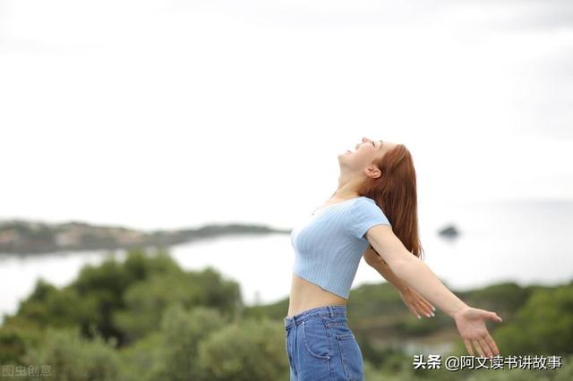 优雅如董卿：越活越通透的女人都有这3个特质，你有吗？
