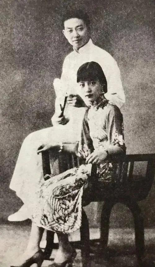 杜月笙每天叫孟小冬“妈咪”，梅兰芳没给孟小冬的，他都给了