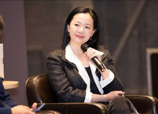想不到2022年一开始，殷桃和袁泉，就给娱乐圈许多演员，做了表率