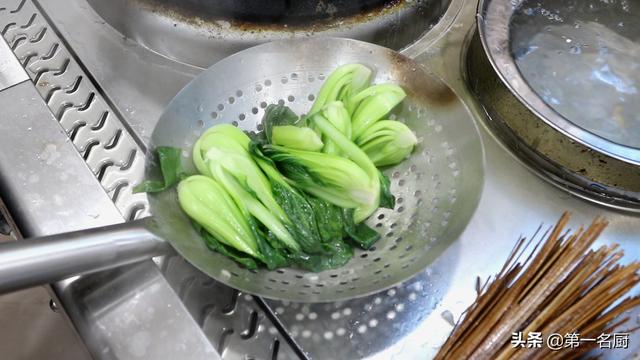 建议中老年人：生活别太节俭，6种“高蛋白菜”要多吃，营养健康