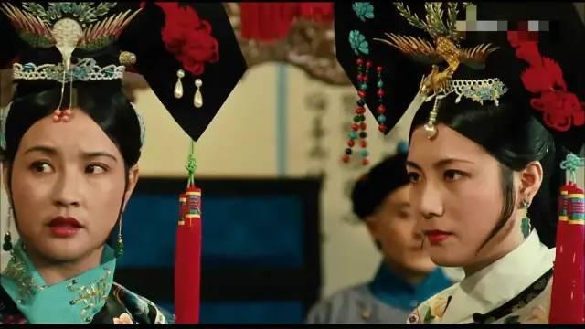 1980年盖丽丽参演电视剧《孽海红伶》,后被北影厂的陈强看中而参演了