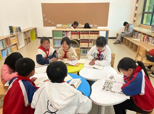 山里娃的阅读“加油站”！贵州首批26个“南网知行书屋”在安顺建成