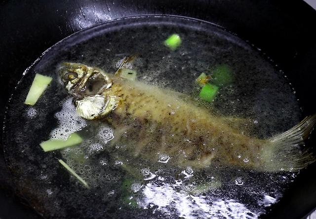 强烈建议中老年人：如果不差钱，常吃6种食物，强过天天吃保健品