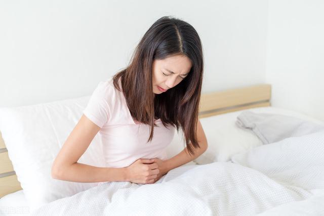 三餐不规律不伤胃！真正伤胃的7件事，很多人每天都在做