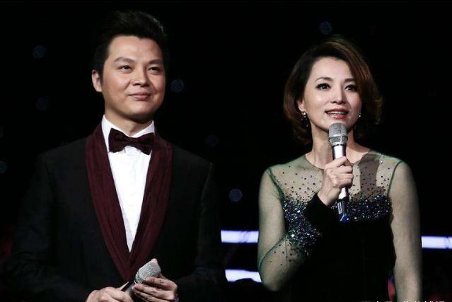央视任鲁豫与豪门女低调成婚，妻子高龄生二胎，两个孩子相差12岁