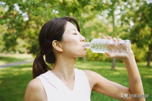 晨起第一杯水，喝水等于喝细菌？有害健康？真的是这样吗？