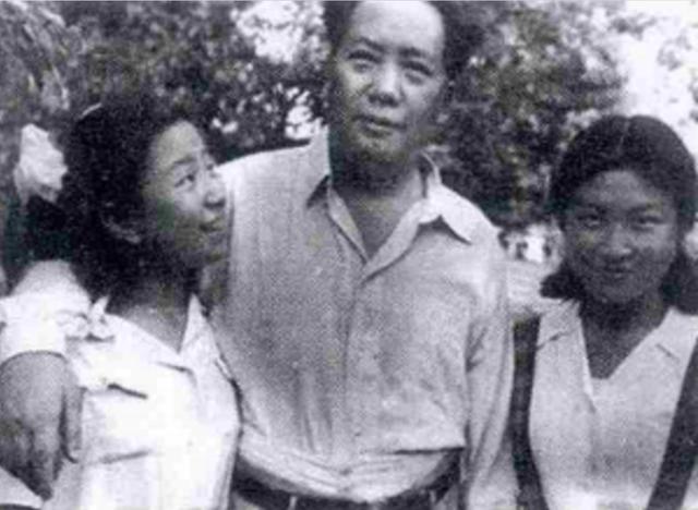 1972年李讷离婚，毛主席得知原因后落泪：讷娃的婚事太草率了