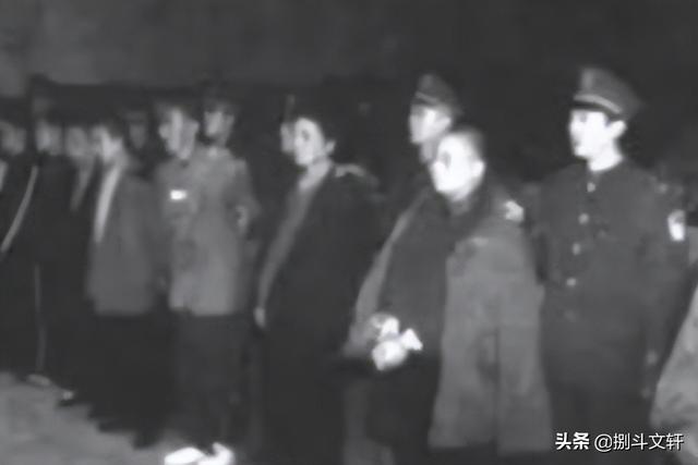 上世纪90年代的恶魔，一年之内连杀77人，16岁时拐卖了自己的生母