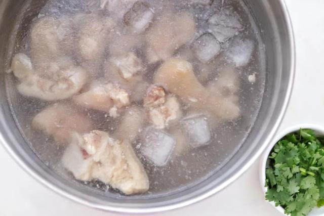 广东沙姜猪蹄正宗做法（好吃弹牙的沙姜猪手）(7)