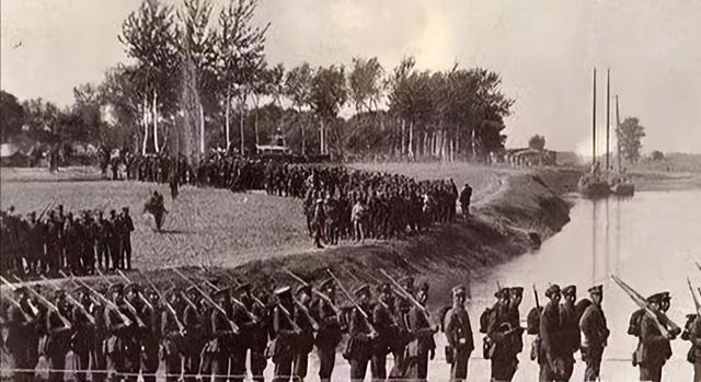 1952年，湖北一铁匠怀揣一封信走进中南海，毛主席：你该早些来嘛