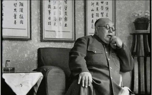 宁夏“土皇帝”马鸿逵，带8吨黄金逃亡美国，晚年却想回中国