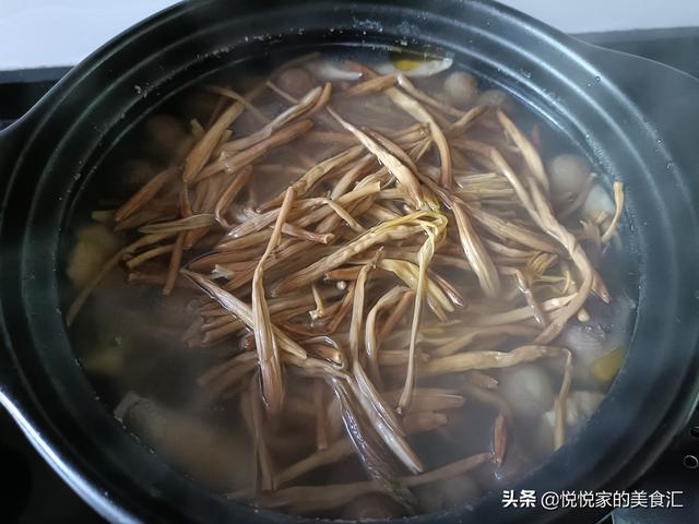 冬天降温，常用这菜炖鸡肉，温和滋补又驱寒，孩子多喝增强体质