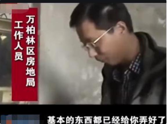 15岁男孩当“钉子户”,断水断电也不搬,背后隐情连拆迁队都心软了
