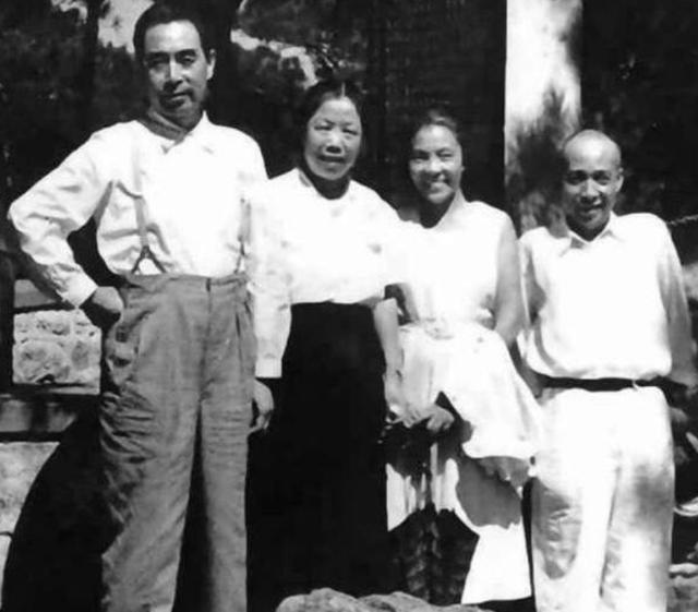 李富春病逝后，蔡畅泣不成声，邓小平轻声安抚：周总理让你多保重