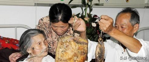 2008年，90岁女红军找到失散77年家人，圆梦离世家人才知：找错了