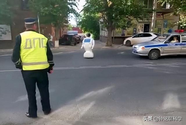 1张脸127万！你愿意卖你的脸吗，机器人公司高价买人脸做什么？