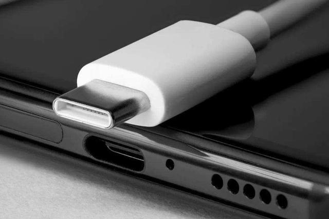 iPhone14整装待发，药丸+挖孔设计，芯片或采用老款