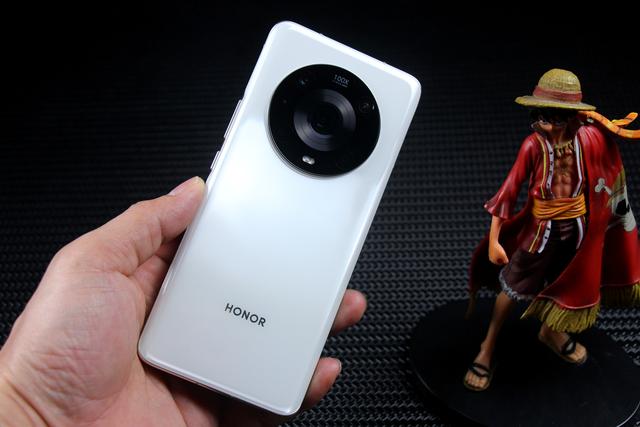 荣耀Magic4 Pro：性能、影像、安全，一部几乎做到面面俱全的旗舰