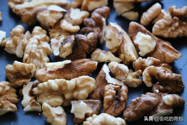 春分过后要吃黑芝麻，教你1个懒人做法，够吃半个月，随吃随取