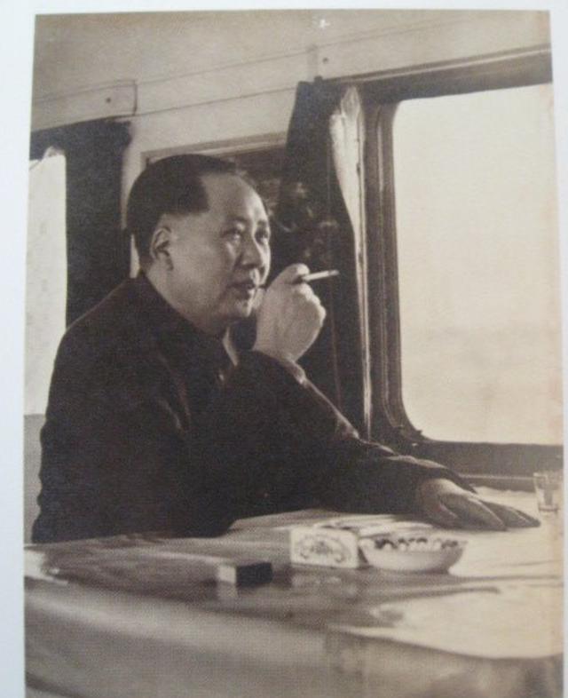 他为毛主席做饭22年，从未放过一滴酱油，饭后亲自把菜单销毁