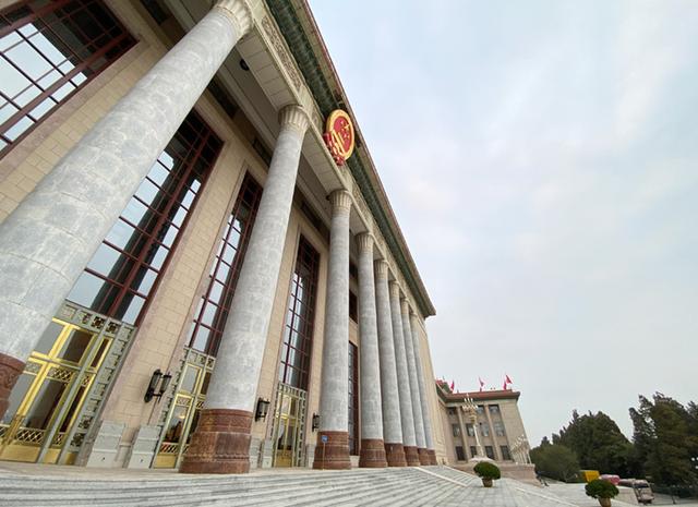 习近平两会家常话｜“你的经历就像你的名字”