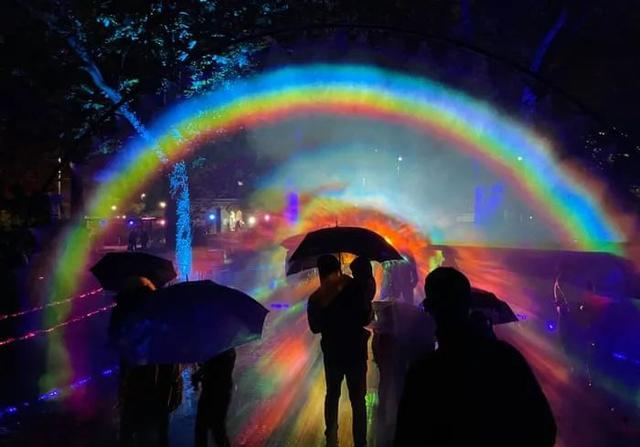 最近疫情越來越嚴重了，躺平雲看世界，解壓一下