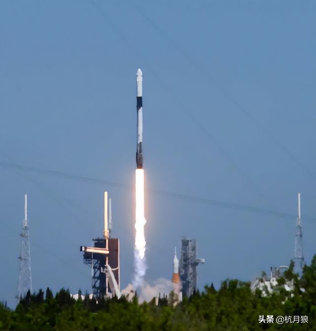 NASA新型火箭“SLS”发射彩排再次中止，预计重启前返回组装楼