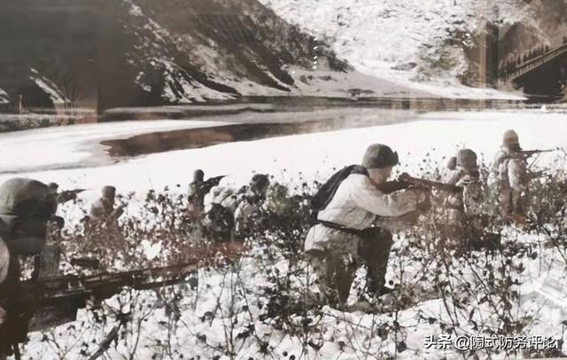 《水门桥》争议桥段：为何美军没有一支冲锋枪，志愿军却有很多？