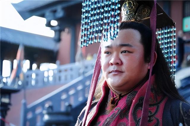 刘禅投降后写下3字，司马昭放弃杀他，百官不解，司马昭：倒着读