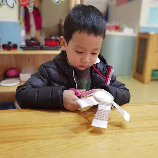 【校园动态】拾贰月Shi |小一班——“童趣风车里”创客课程故事