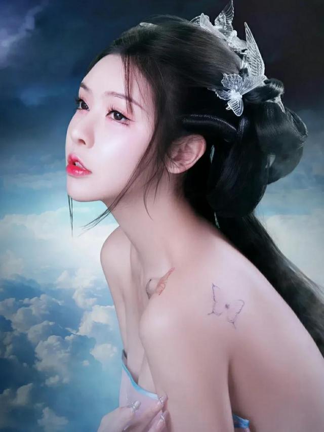 我觉得像嫦娥的装扮，你们看看像谁，反正仙气十足