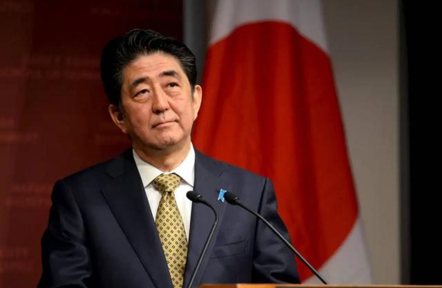 山东舰被曝进入台海，安倍称两岸统一不远，马英九提醒岛内做准备