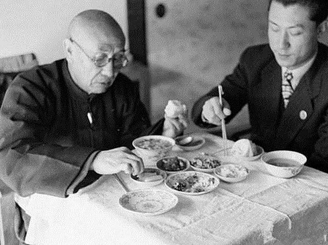 1951年，阎锡山小儿子为了二嫂放弃前程，后赴美开酒馆兼职保险员
