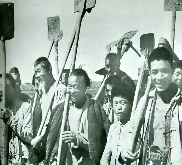 1960年，一农村老汉来到中南海门口，问警卫员：“老朱”在吗？