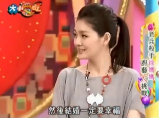 大S妈妈：丈夫不忠婆婆刁难，独自养育仨女儿，今女儿是我的骄傲