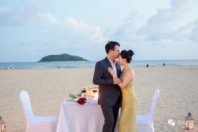 結婚四周年，我們帶女兒穿越回婚禮那一天…