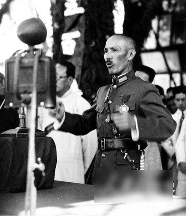 1949年，毛主席访问苏联，交代厨师：苏联送死鱼就扔出去，换活鱼