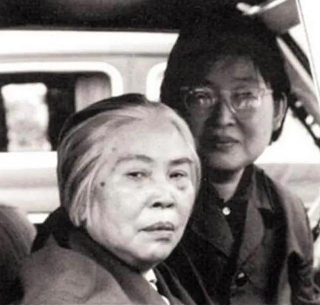 1979年刚刚当选全国政协委员的贺子珍，就向中央提出了三个要求