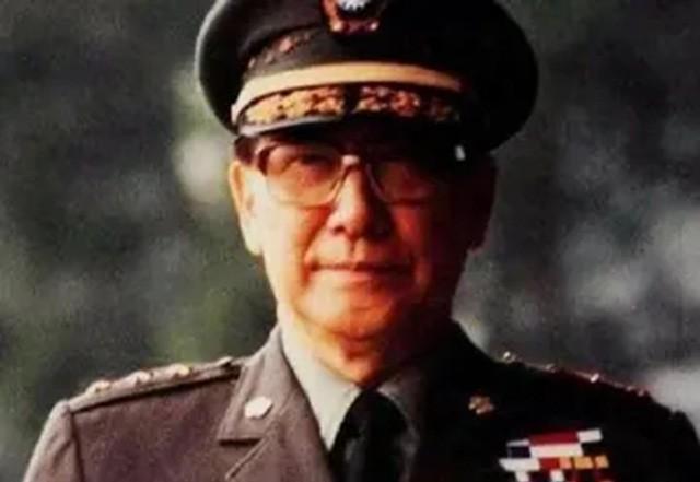 1984年蒋纬国被问及与戴家关系：都是我的亲人，姓蒋姓戴我都愿意