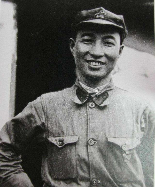 傅涯与陈赓日久生情，结婚3年后，一小伙找上门：我是陈赓的儿子