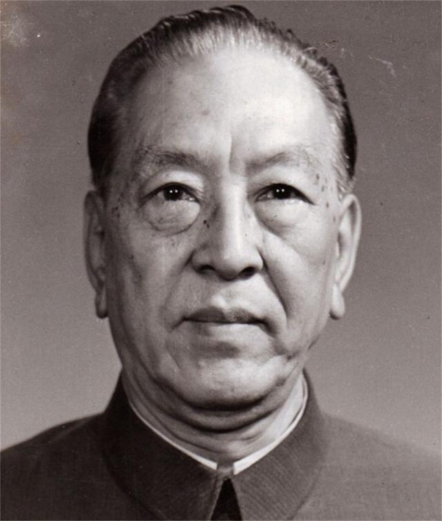 1950年耿飚回湖南老家，恰巧碰到陈明仁：还记得当年的赌约吗？
