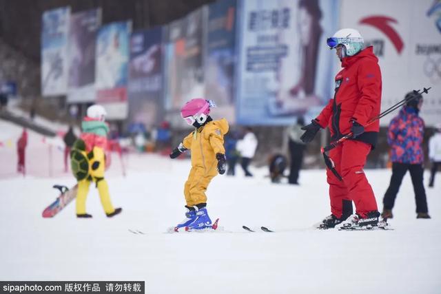 北京冬天滑雪逐步开放（北京滑雪场一般开到几月份）